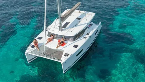 Fountaine Pajot Lucia 40