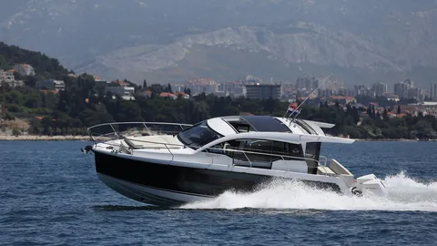 Sealine C335V