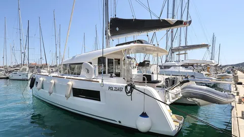 Lagoon 40 - 4 + 2 cab