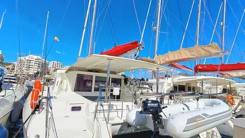 Lagoon 421