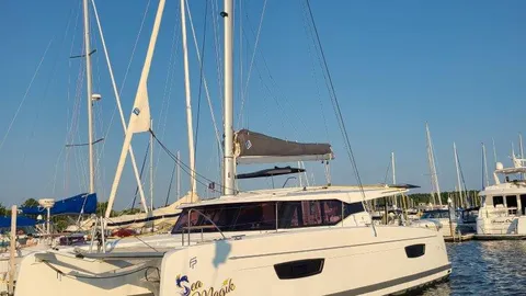 Fountaine Pajot Isla 40