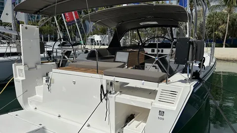 Dufour 530