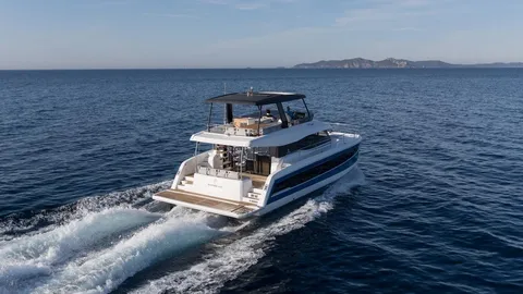 Fountaine Pajot MY6