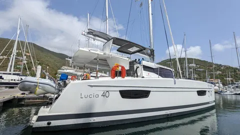 Fountaine Pajot Lucia 40