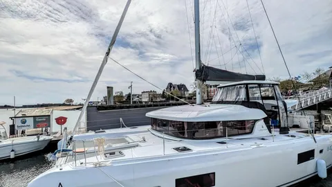 Lagoon 42