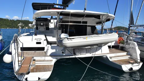 Lagoon 42