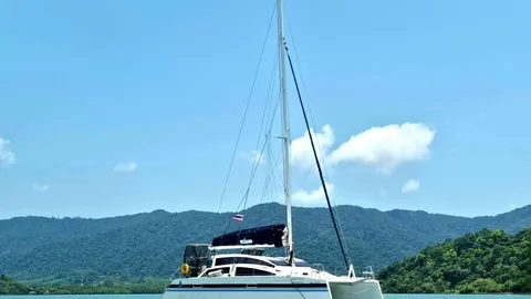 Island Spirit 38