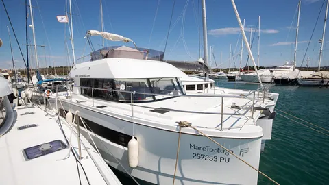 Fountaine Pajot MY 37