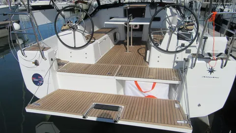 Sun Odyssey 380