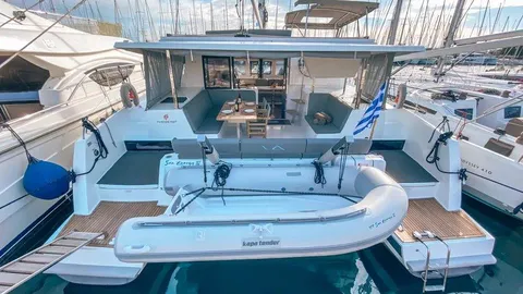 Fountaine Pajot Lucia 40