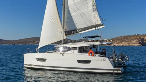 Fountaine Pajot Lucia 40