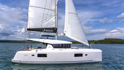 Lagoon 42