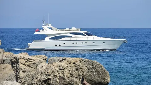 Ferretti Yachts 68