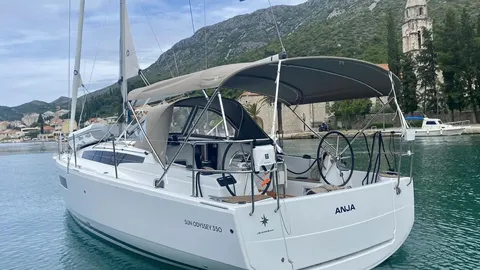 Sun Odyssey 350
