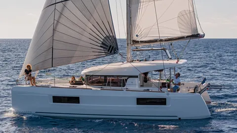 Lagoon 40 - 4 + 2 cab