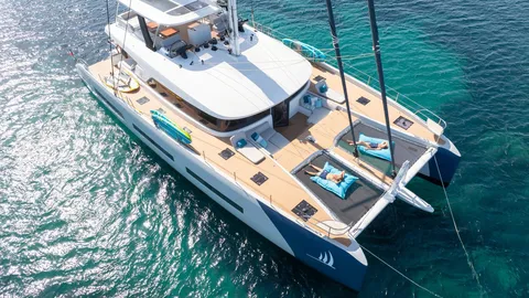 Lagoon Seventy 7