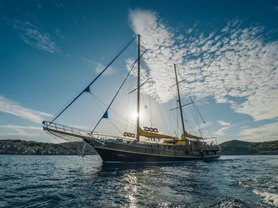 Luxury Sailing Yacht