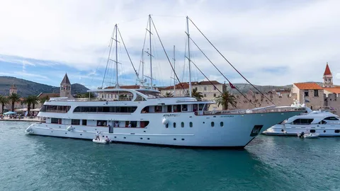 Motoryacht