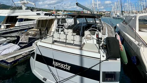 Oceanis Yacht 62