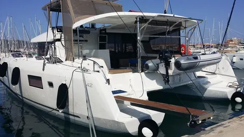 Lagoon 42