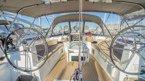Sun Odyssey 519