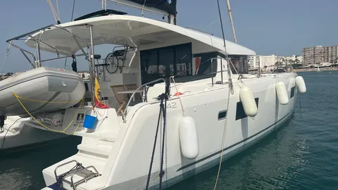 Lagoon 42