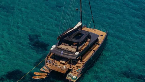 Moon Yacht 65