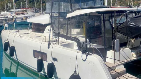 Lagoon 42