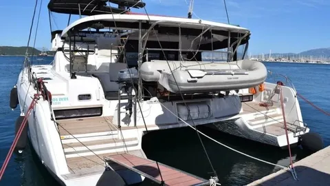 Lagoon 42