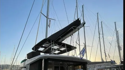 Lagoon 52
