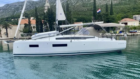 Sun Odyssey 350