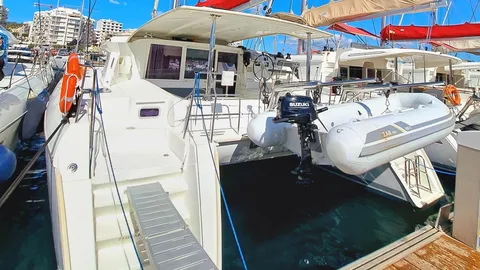 Lagoon 421