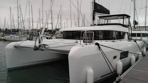 Lagoon 42